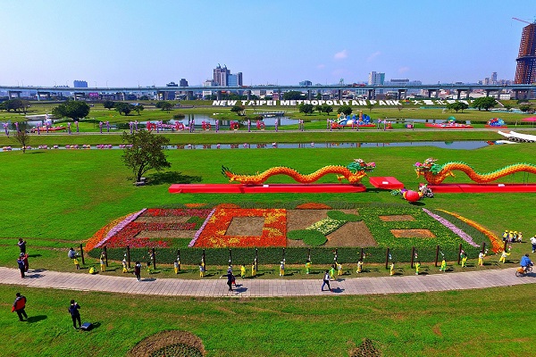 元宵赏灯也赏花！全新应景狗狗地景花毯超吸睛