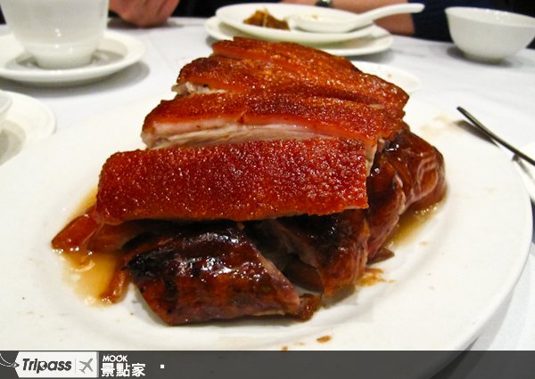 国泰变身香港美食餐厅，高空品尝镛记美馔