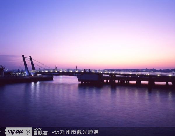 行人专用、车辆禁入的跨海大桥::九州::福冈