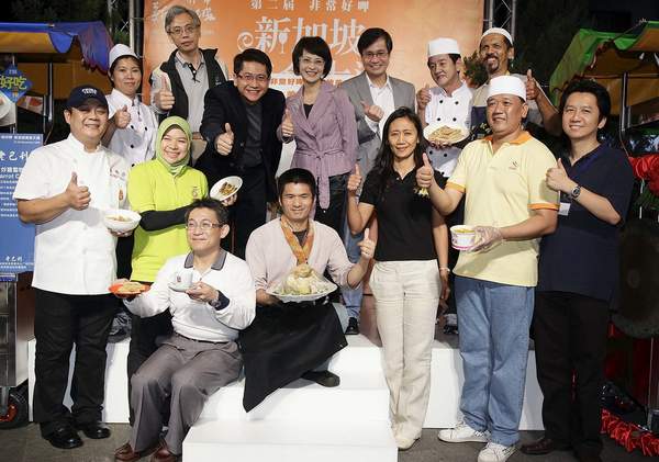 逛饶河街尝新加坡美食！每道只要20元起！