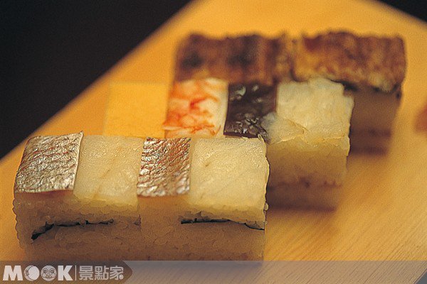 吃一口就上瘾的星鳗寿司::吉野寿司