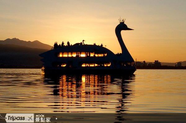 诹访湖游览船新年启航，搭“初日出号”迎接2010