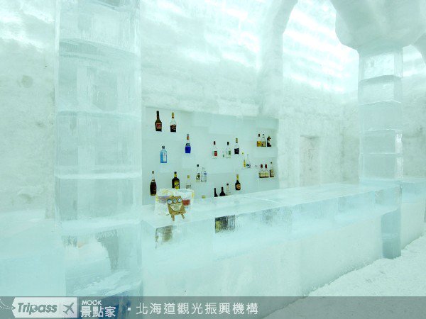 到冰酒窖狂饮烈酒::然别湖KOTAN::北海道::冰雪祭::IceBar