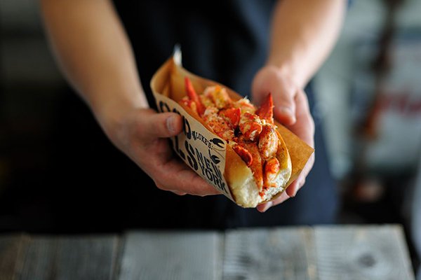 东京也排队高人气！纽约龙虾堡LUKE‘SLOBSTER来台