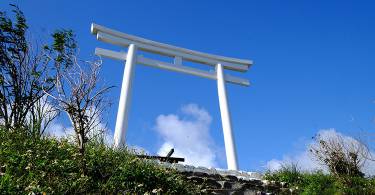 【旅游景点】不用飞日本！国境之南的白色鸟居