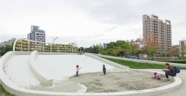 【台中特色公园】大碗公溜滑梯，小小孩也能轻松驾驭！