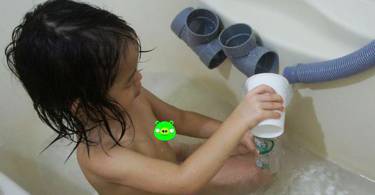 水管变身！DIY让小孩喜欢洗澡的超简单玩具