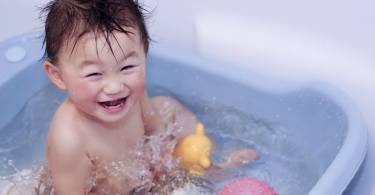 浴室就是玩水天堂
