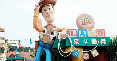 香港迪士尼终极攻略最新十大必玩项目，交通、门票照着这篇玩就对了！