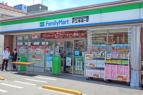 哈日族新福音！首间唐吉轲德全家便利商店
