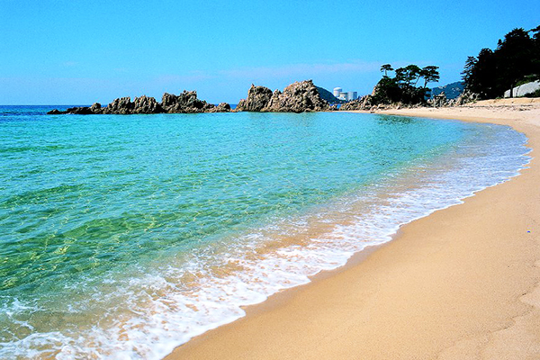 海水清澈如水晶！日本五大海滩绝景
