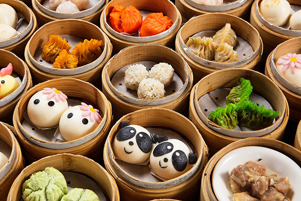 潮坊港式饮茶熄灯祭出四人同行一人免费