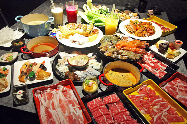 火锅加Buffet吃到饱！台南大分量美食新餐厅