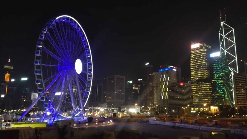 全家香港快乐游，香港明姐和财哥帮你忙