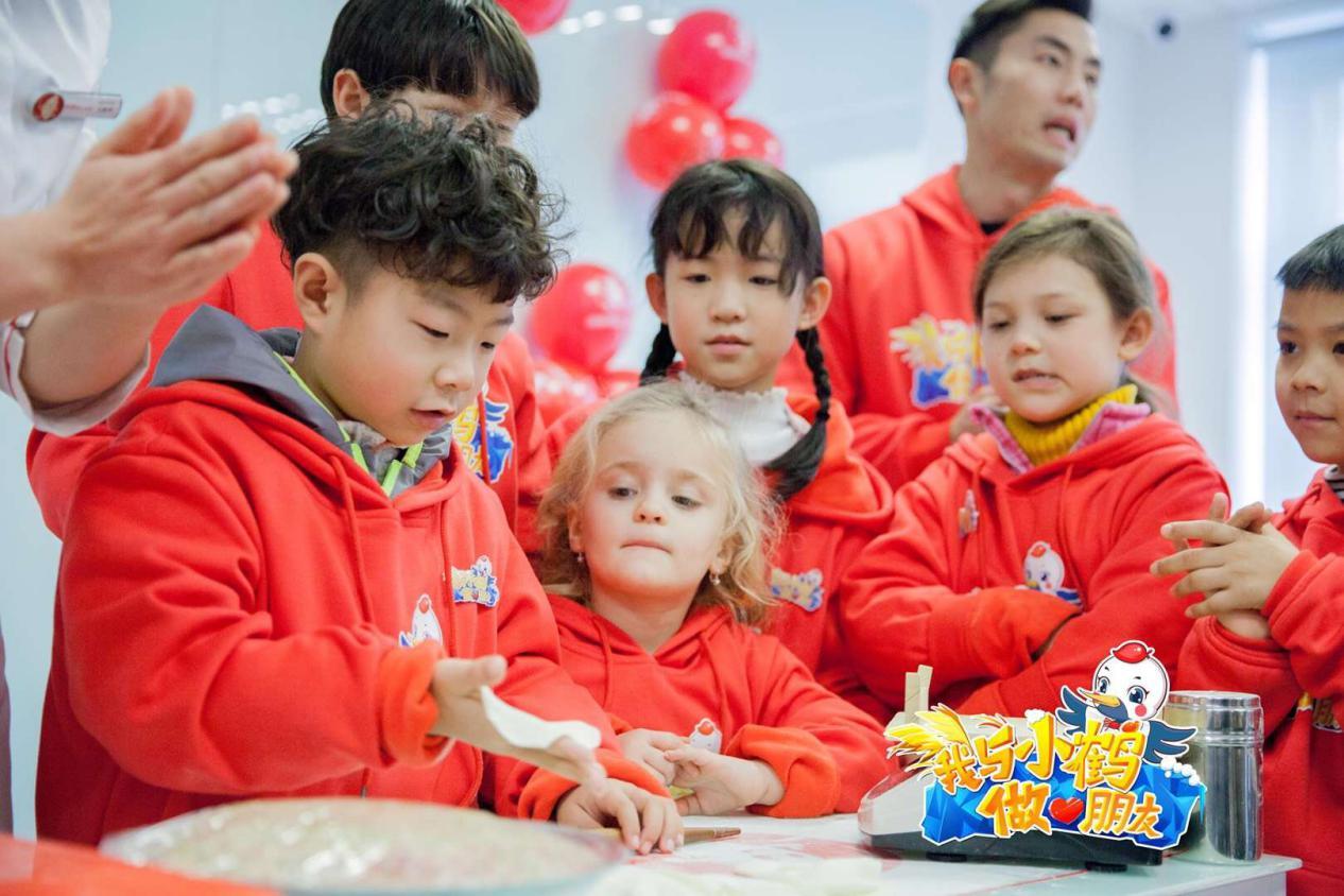 研学冬令营走出国际范０我与小鹤做朋友”齐齐哈尔亲子游品牌再升级
