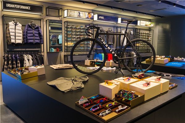 高科技运动品牌OAKLEY欧克利大中华区最大形象店亮相南京