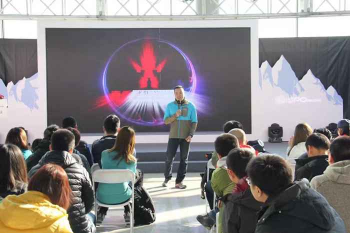 来微博与KAILAS凯乐石一起丈量十年攀登路，赢未登峰纪念POLO