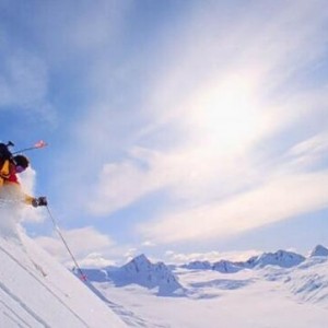 北京市民滑雪热情高 崇礼滑雪场游客翻倍涨