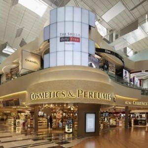 新罗免税店周年纪念，新加坡樟宜机场美妆概念店礼赞