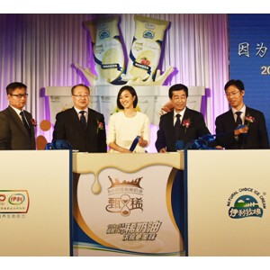 携手桂纶镁，徜徉“甄稀”草原风情
