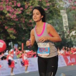 广州马拉松正能量：有一种女神她叫马拉松