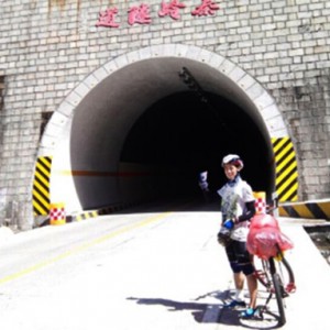 骑行2000多公里 绵竹父亲陪儿赴京上大学