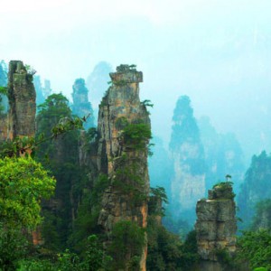 张家界打响“环保战” 景区垃圾治理受关注