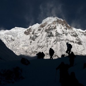 尼泊尔暴风雪致2名波兰登山者1名以色列人死亡