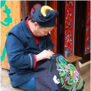 邂逅“游方”百对新人“缘”梦西江苗寨