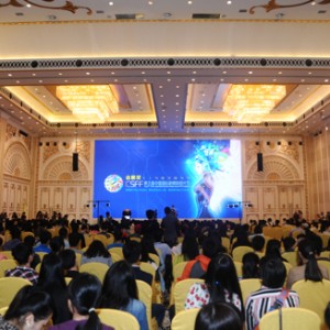 众星闪烁大牌云集 东部华侨城“赏花 
