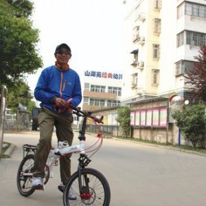 6旬“独臂车手”18天内从合肥骑行到三亚