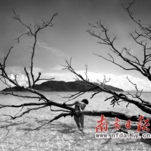 居无定所漫游者带着“死亡清单”的游历秀