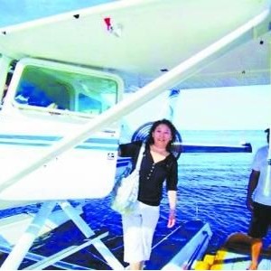 6旬潮妈4年独游8国 靠翻译软件和老外神侃