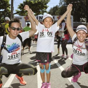 檀香山马拉松日本7岁女孩跑完全程
