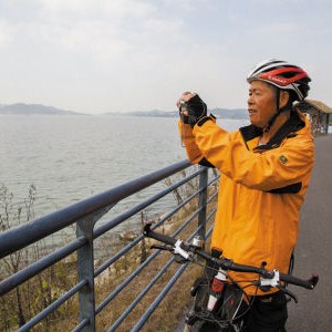 7旬老人沿海单车独行万里 期待骑行川藏