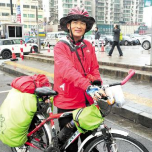62岁男子3万里走单骑 博客记录骑行点滴
