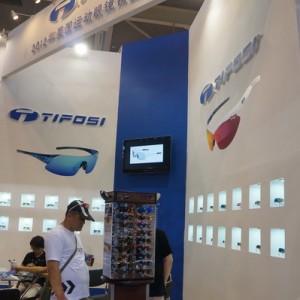 人性化设计的户外眼镜――TIFOSI