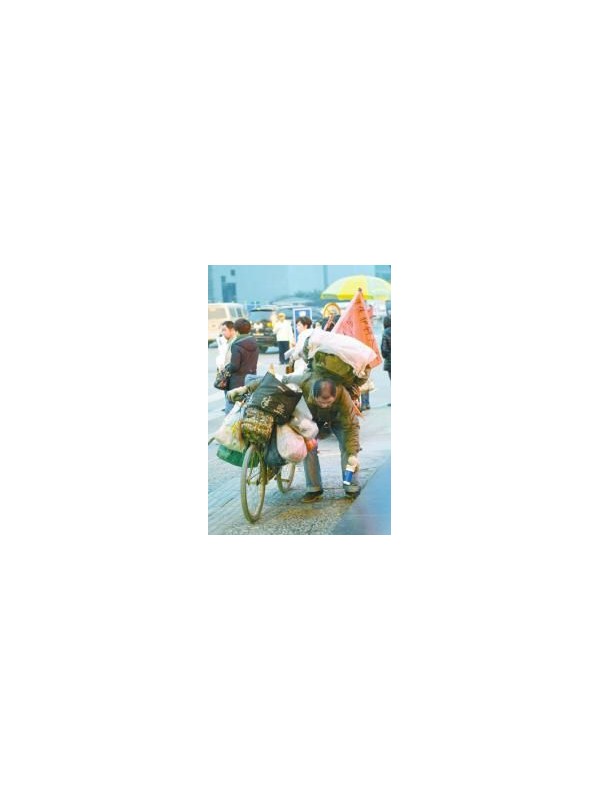 江苏环保达人徒步13个省宣传环保