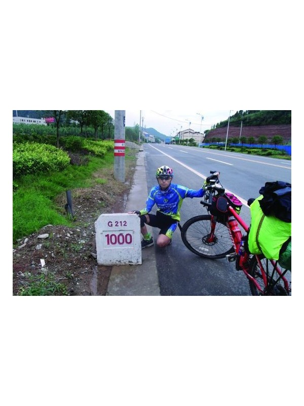 大三学生单人骑行1500公里回家过暑假