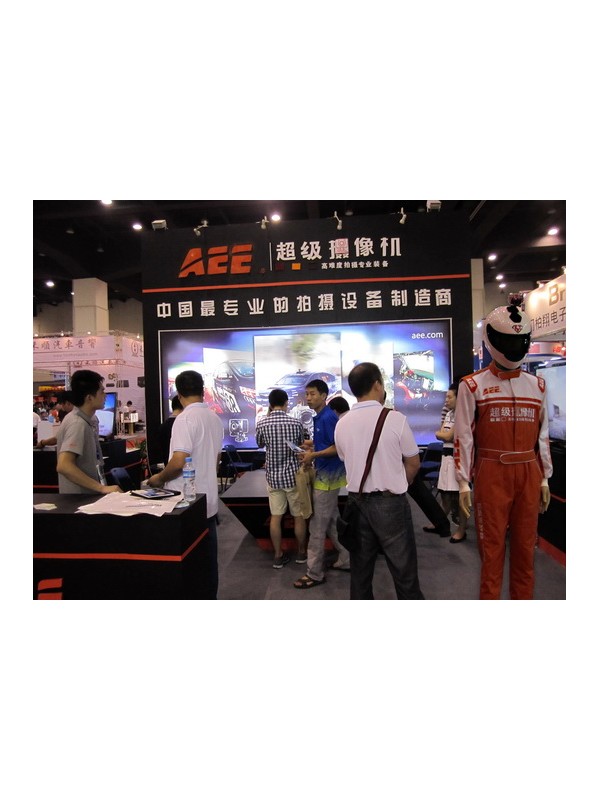 AEE郑州汽车用品展受热捧 超级摄像机真实还原风驰电掣