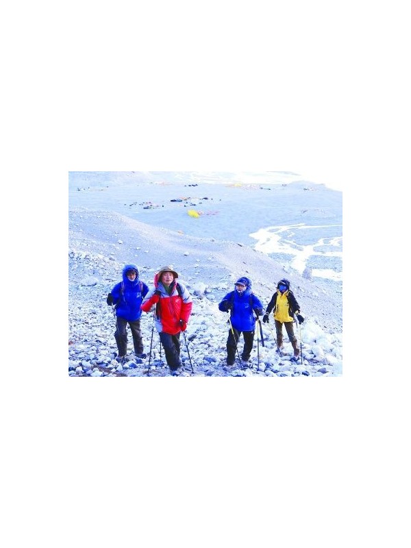 地大登山科考队攀登珠峰大本营东侧山脉