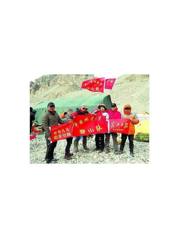 宝宝还在穿纸尿裤 已是攀岩高手