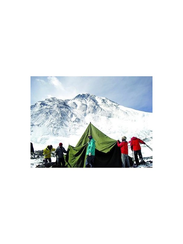 地大珠峰登山队两顶帐篷被大风吹破