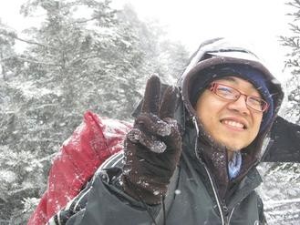 登山踏雪失足 台湾成功大学一大四学生坠谷失踪