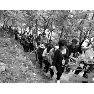 三名青年辞职骑行游中国 旅行中寻找自我