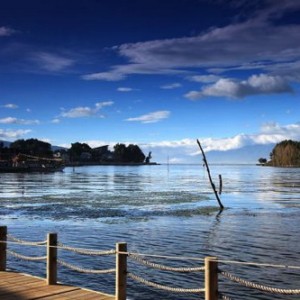闲适双廊面朝洱海 享"风、花、雪、月"