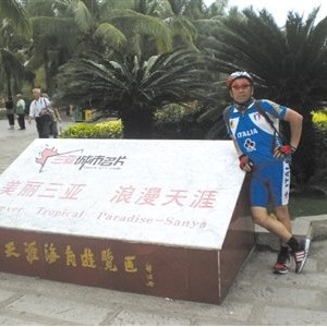 62岁王兰生单骑走万里 102天来回哈尔滨到三亚