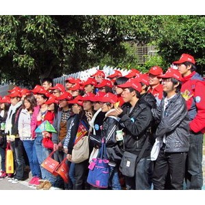 2012厦门马拉松：阴天难挡大学生热情
