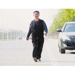 石家庄“徒步男”走二环转圈 两天走了160公里