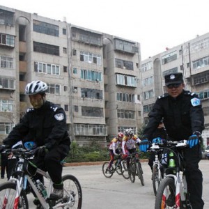 昆明市“盘警Bike骑行队”首次亮相
